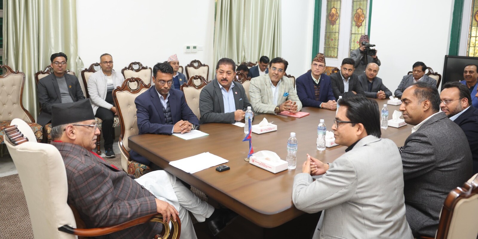 डेडिकेटेड र ट्रङ्कलाइन बिवाद समाधानका लागि उद्योगीद्धारा प्रधानमन्त्रीको ध्यानाकर्षण