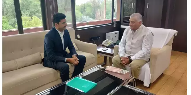 भारतीय राज्यमन्त्री जनरल विजयकुमार सिंहलाई नेपाल पूर्वाधार सम्मेलनमा सहभागी हुन निमन्त्रणा